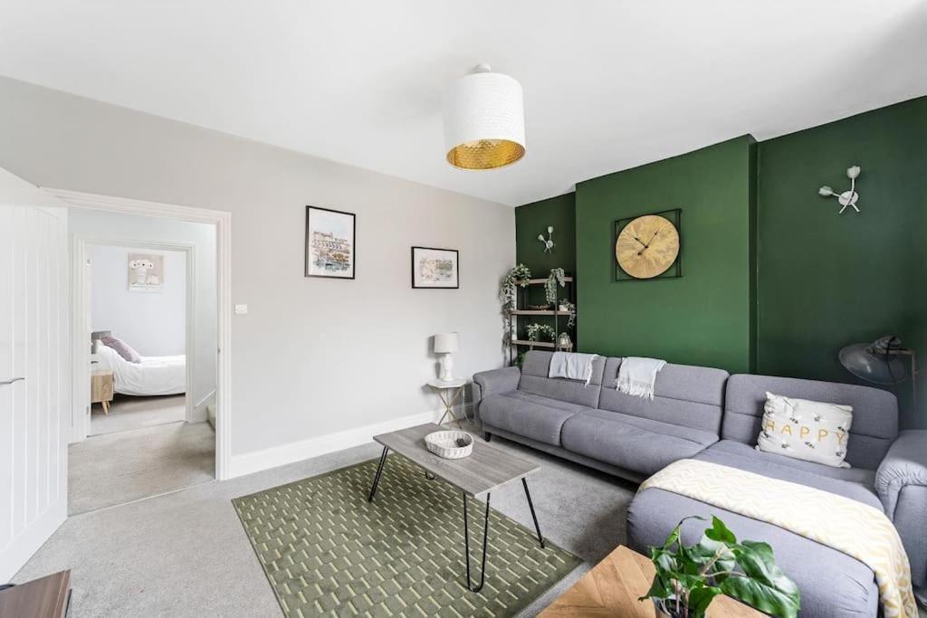 Hébergement de vacances Three Storey Clifton Town House *