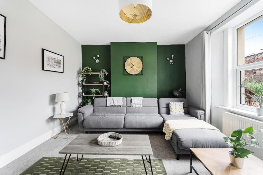 Three Storey Clifton Town House Hébergement de vacances *